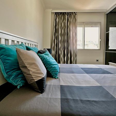Hostiguest Coliving Leon Y Castillo Лас Палмас де Гран Канария Екстериор снимка
