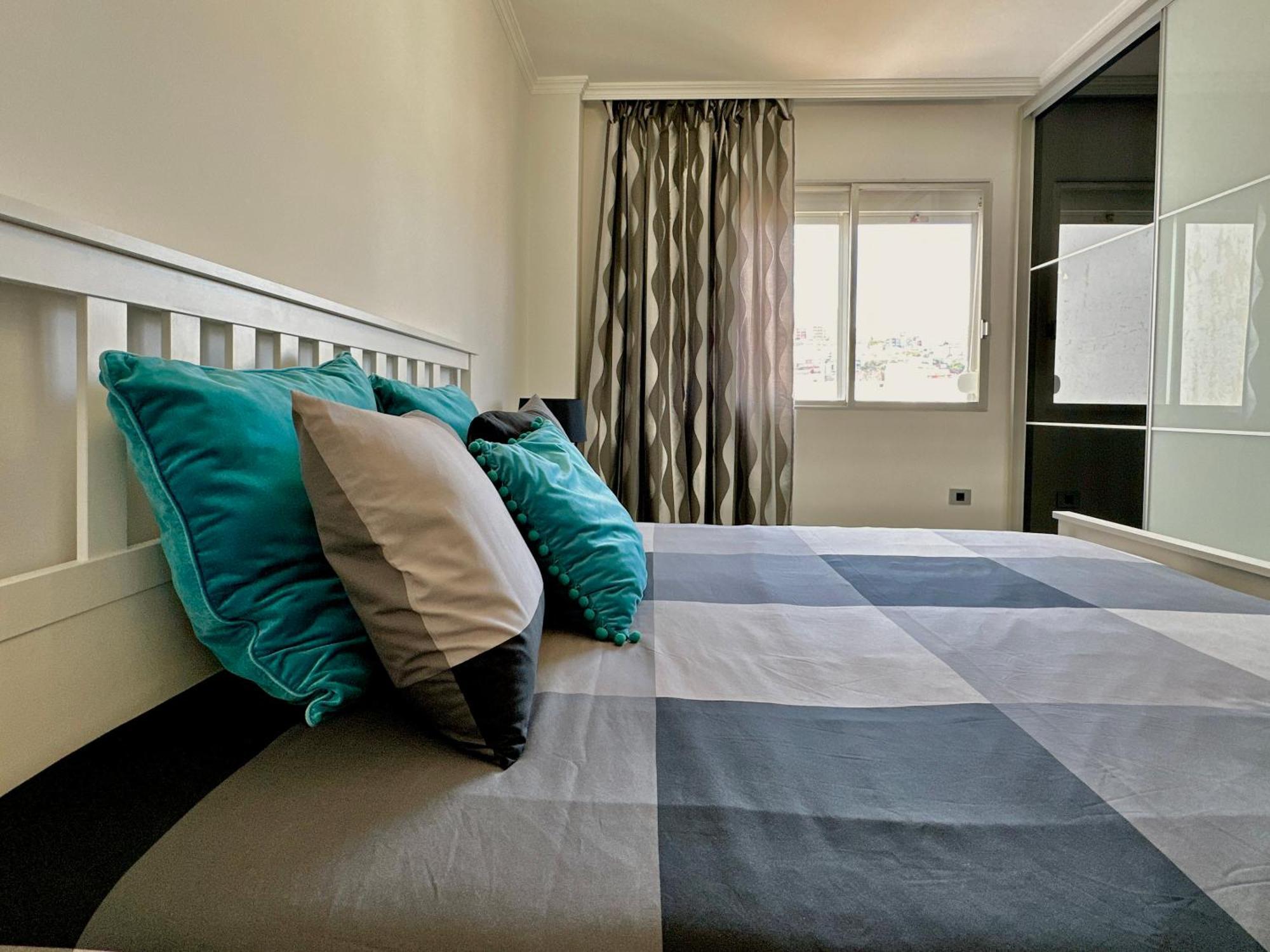 Hostiguest Coliving Leon Y Castillo Лас Палмас де Гран Канария Екстериор снимка