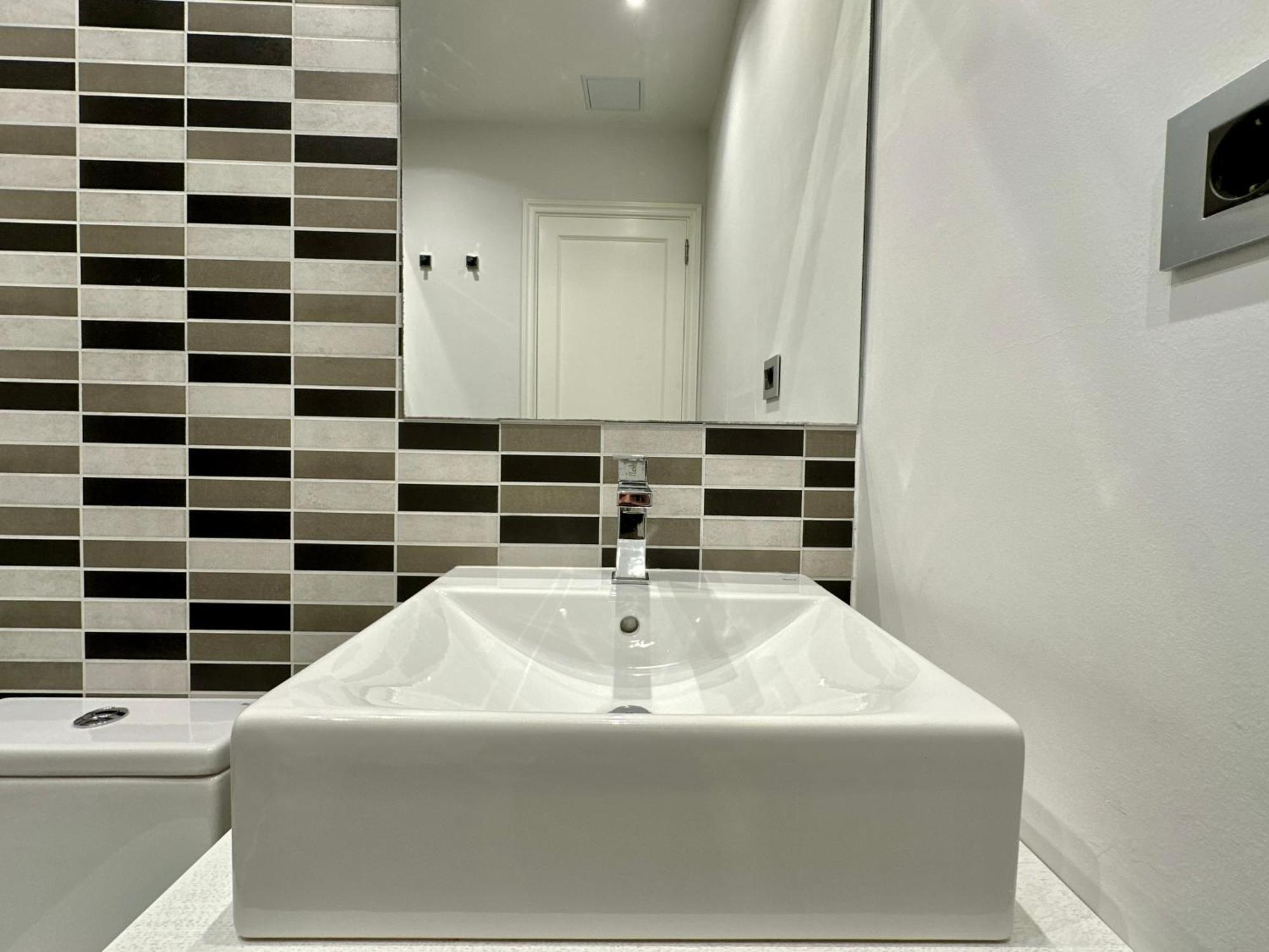 Hostiguest Coliving Leon Y Castillo Лас Палмас де Гран Канария Екстериор снимка