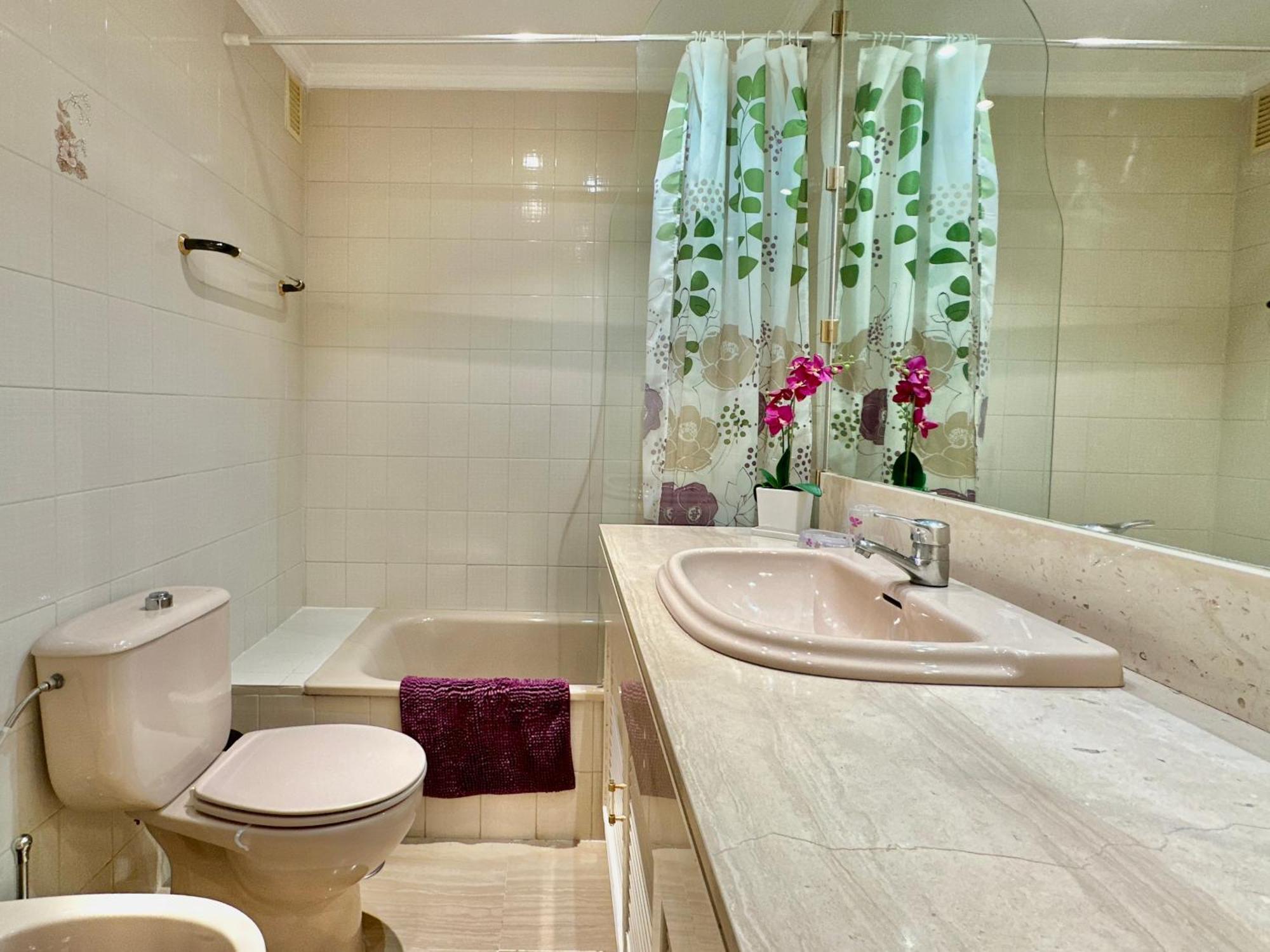 Hostiguest Coliving Leon Y Castillo Лас Палмас де Гран Канария Екстериор снимка